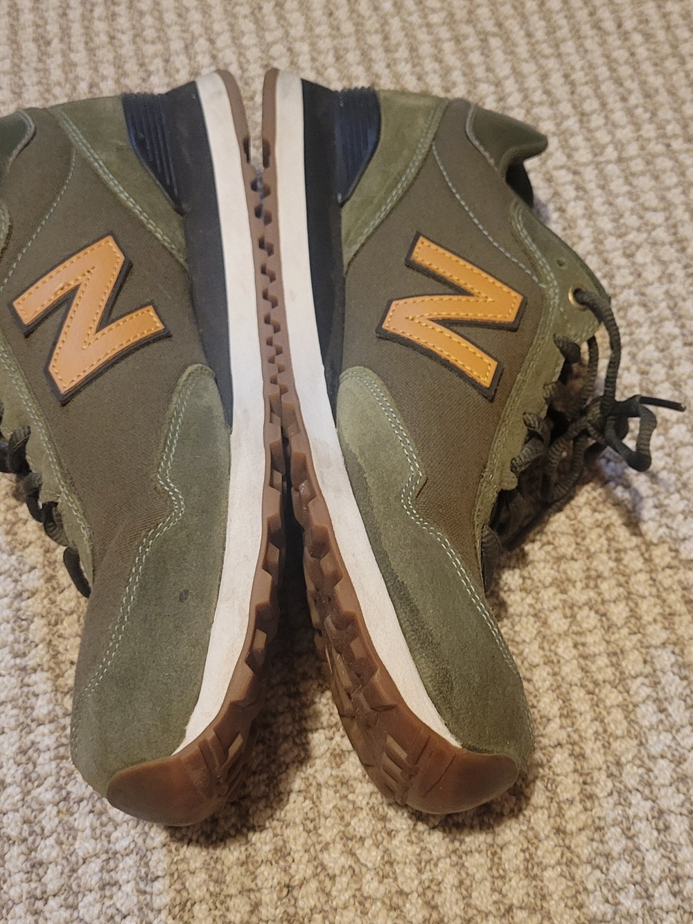 New Balance Men's Olive Green Suede Runner with Tan 'N' Accent - Picture 1 of 5